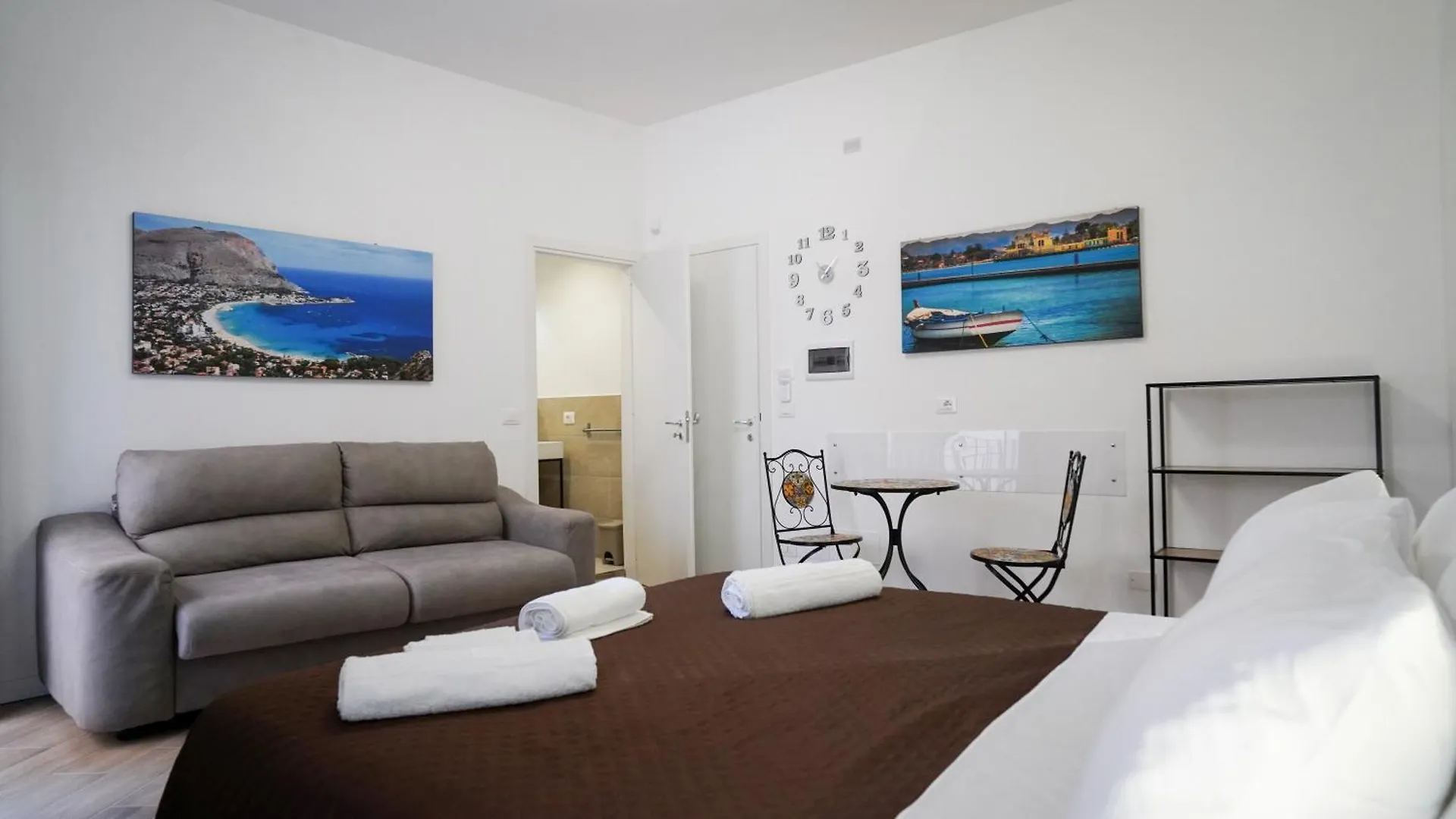 Nocleg ze śniadaniem Bieddu Suites - Palermo City Center Włochy